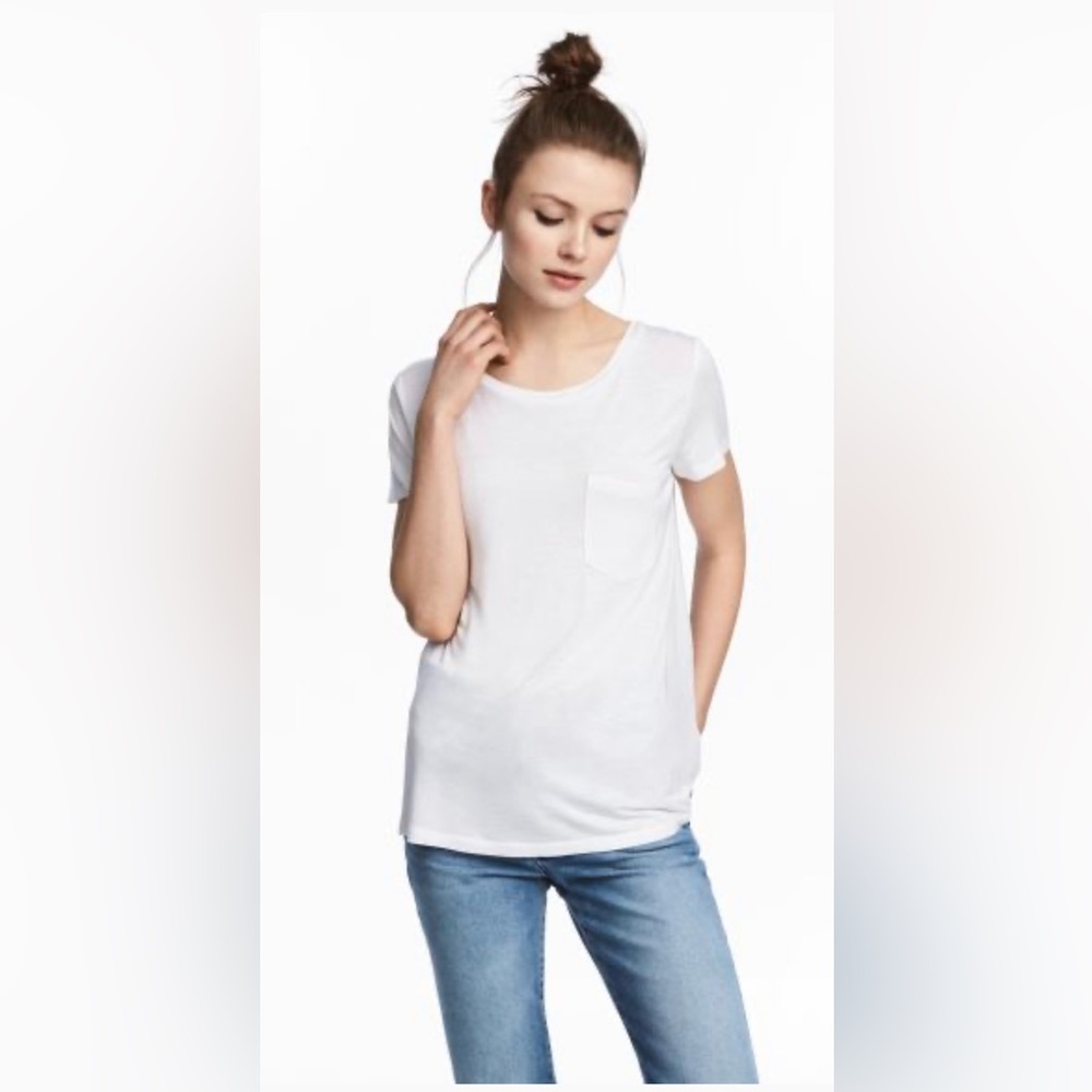 H&M Divided Basic White Tshirt - Medium